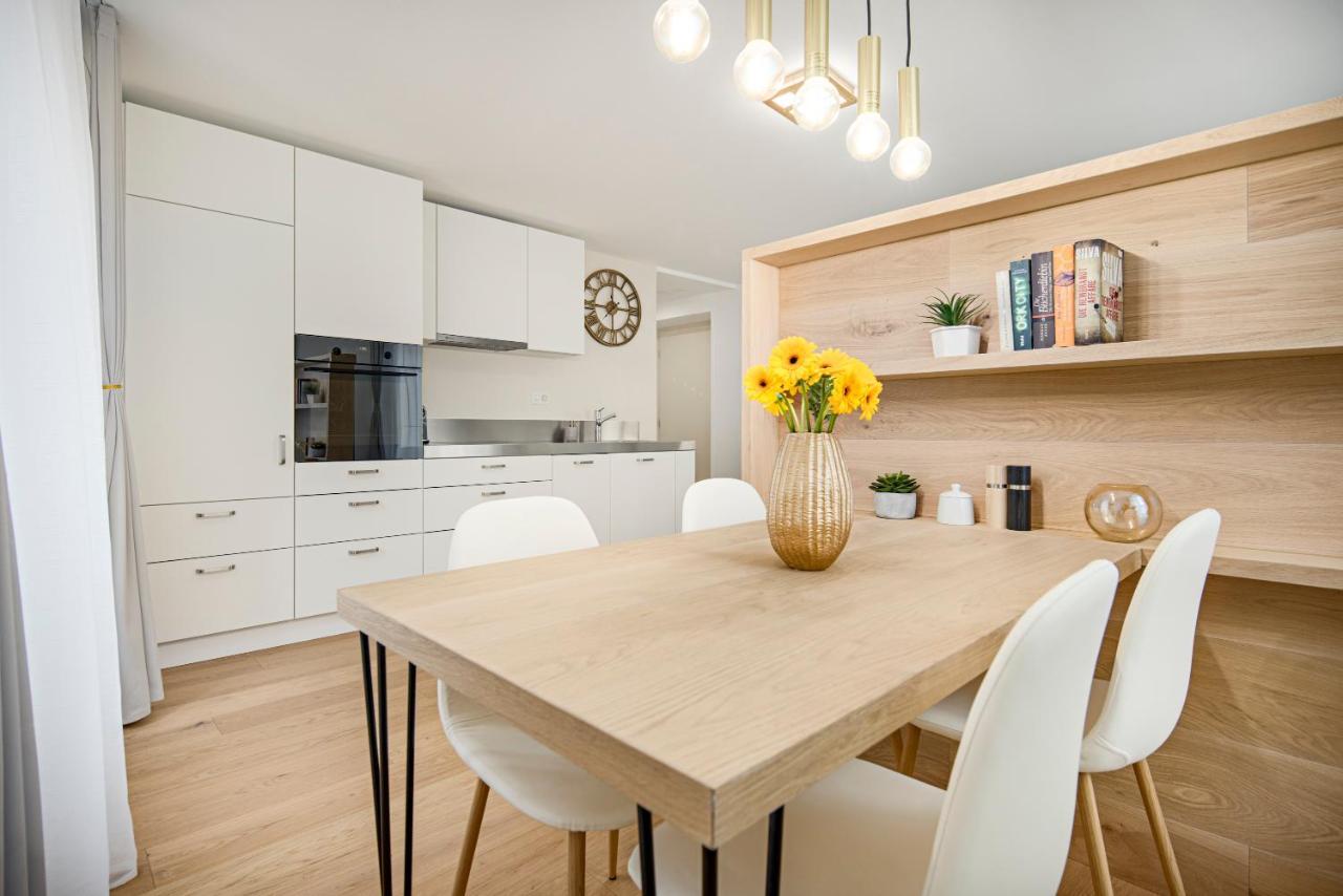 Eh Apartments Neptun Τσουρ Εξωτερικό φωτογραφία